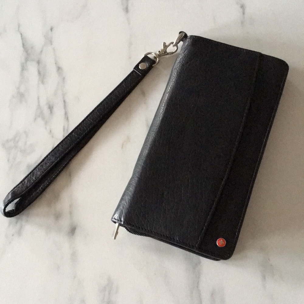 ALPINE SWISS Leather Travel Wallet Wristlet